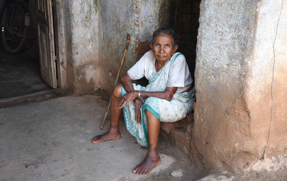 An old woman in Jiudaru village, Purulia