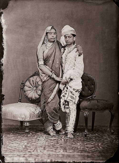  Unidentified_women_of_the_zenana,_photograph_by_Maharaja_Sawai_Ram_Singh_II