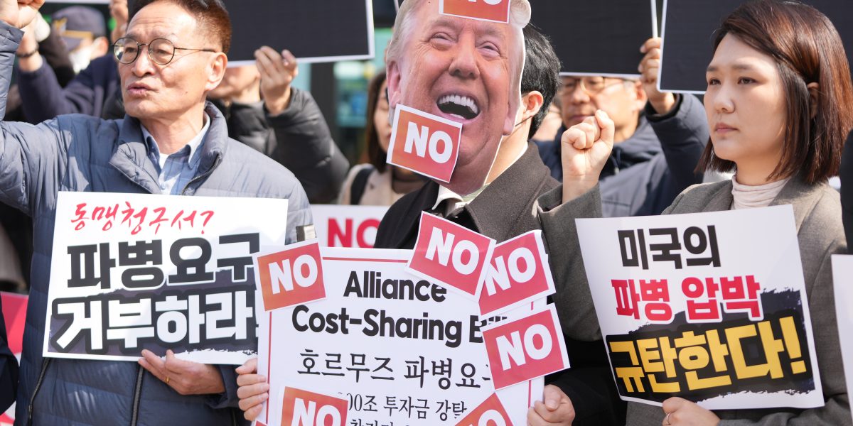 Global Energy System Faces Major Disruption Amid Transition and Geopolitical Tensions