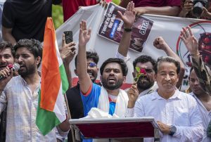  dharmendra pradhan istifa do   cjp s dipke  sonam wangchuk join youth to demand education minister s resignation
