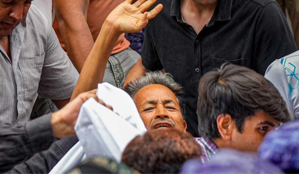 sonam wangchuk continues hunger strike in hospital  tells authorities he wants to go back to jantar mantar