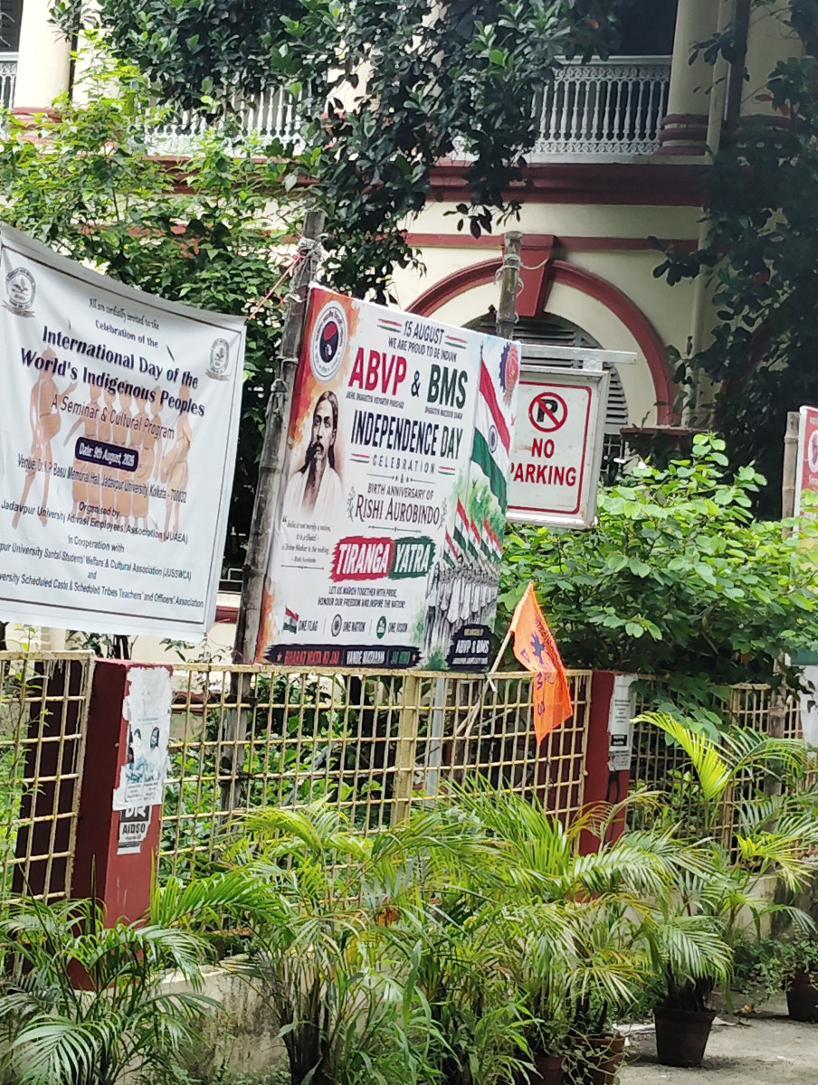 Near Aurobindo Bhavan, Jadavpur University. Photo: Anwesha Banerjee