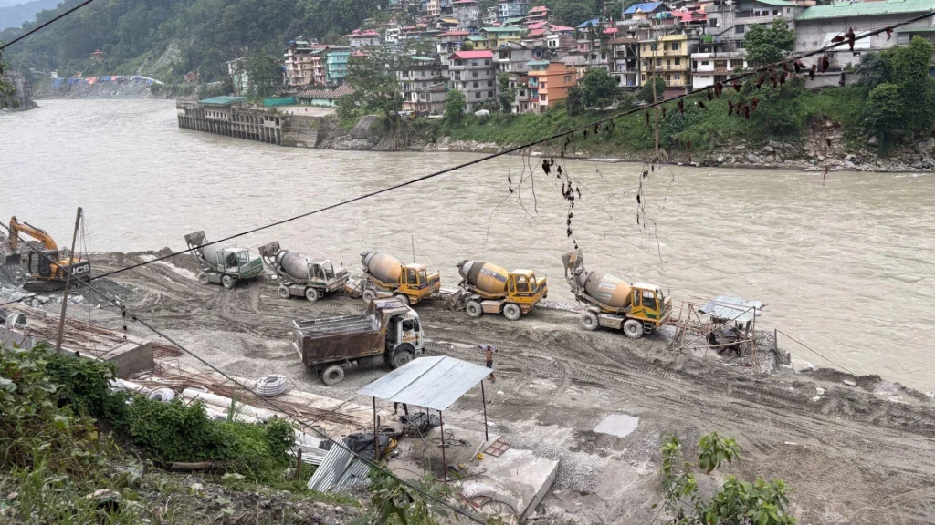 Construction along the Teesta River in Melli. 