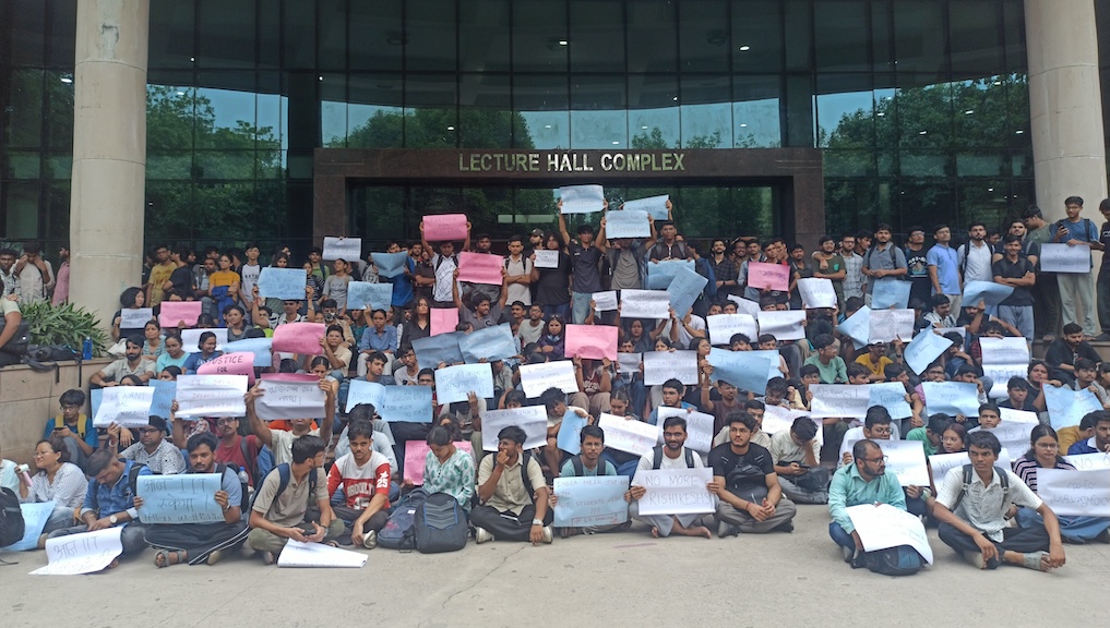 « Quand le système changera-t-il ? » : IIT Delhi s'enflamme lors de manifestations après le suicide présumé d'un étudiant