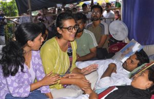 jharkhand exam protests  cm says  ready to talk   hunger striker taken to hospital