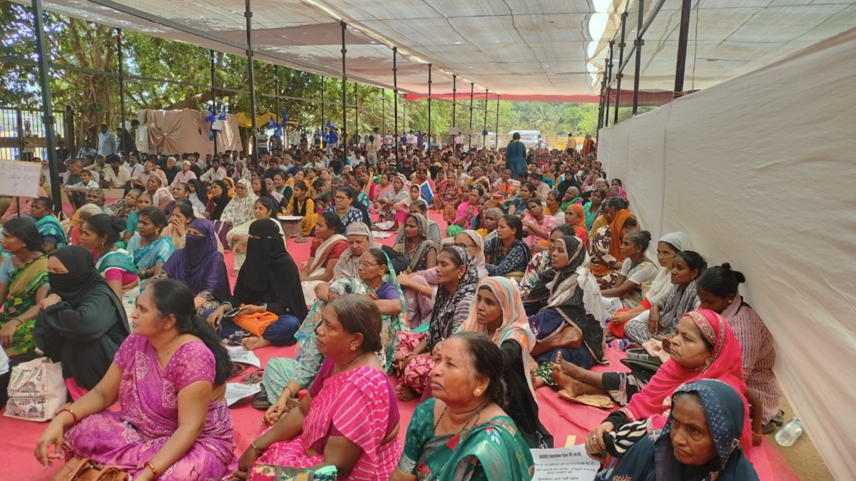 Women from across Mumbai’s slums attend protest at Azad Maidan. Photo: Anjali D
