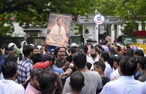 swatantra bhardwaj remanded to a day s custody  nishu azad s lawyer flags  strange  hearing