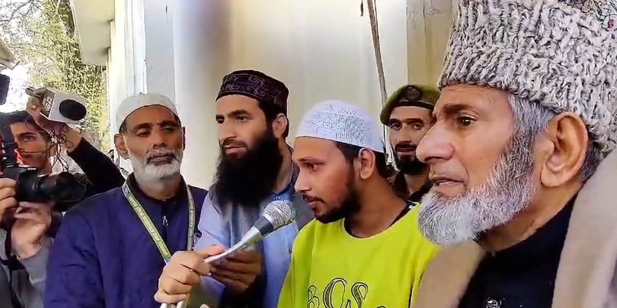 Two Years After Forcible Conversion Row, Hazratbal Imam Challenges Waqf Board Order in J&K High Court